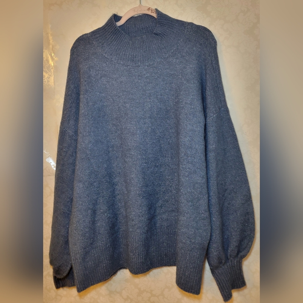 Vince Camuto Blue Knitwear